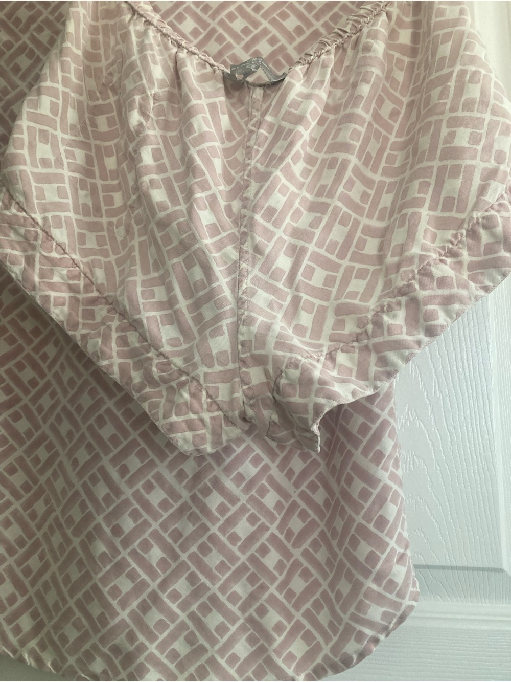 100% Mulberry Silk Blush Geometric Pajama Set with Contrast Piping - Women Small - Picture 9 of 12